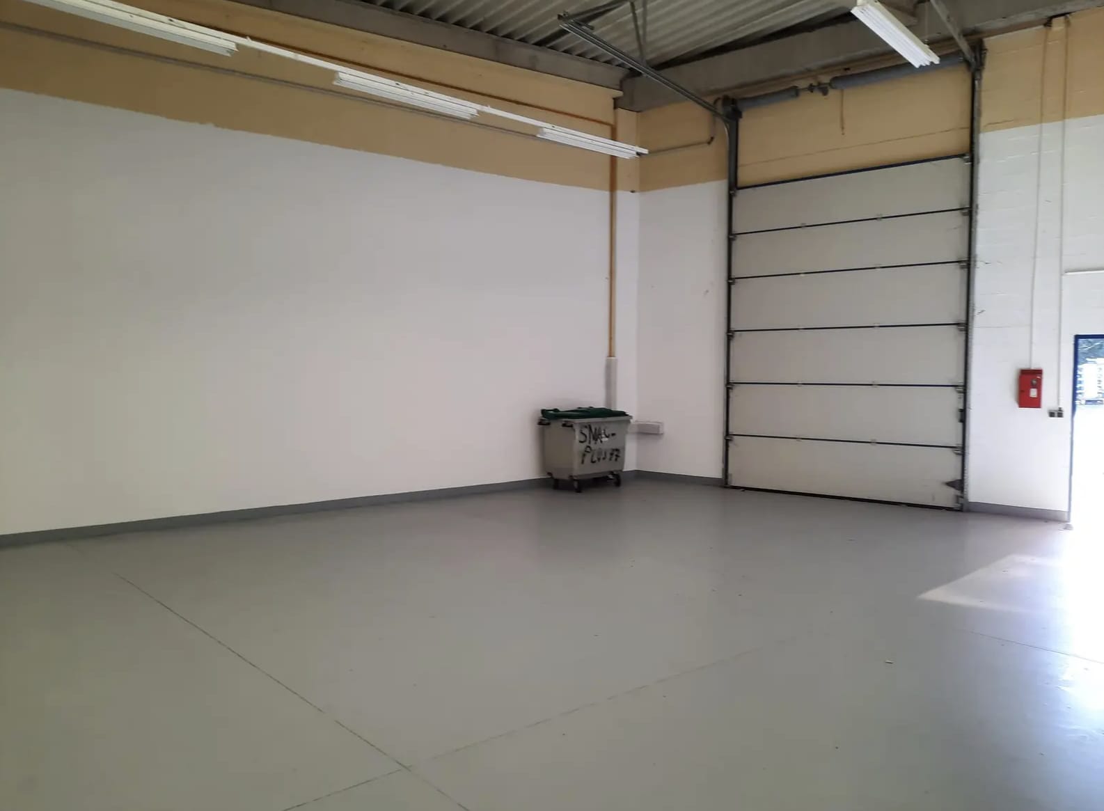 Flex in Moissy-Cramayel for lease Interior Photo- Image 1 of 2