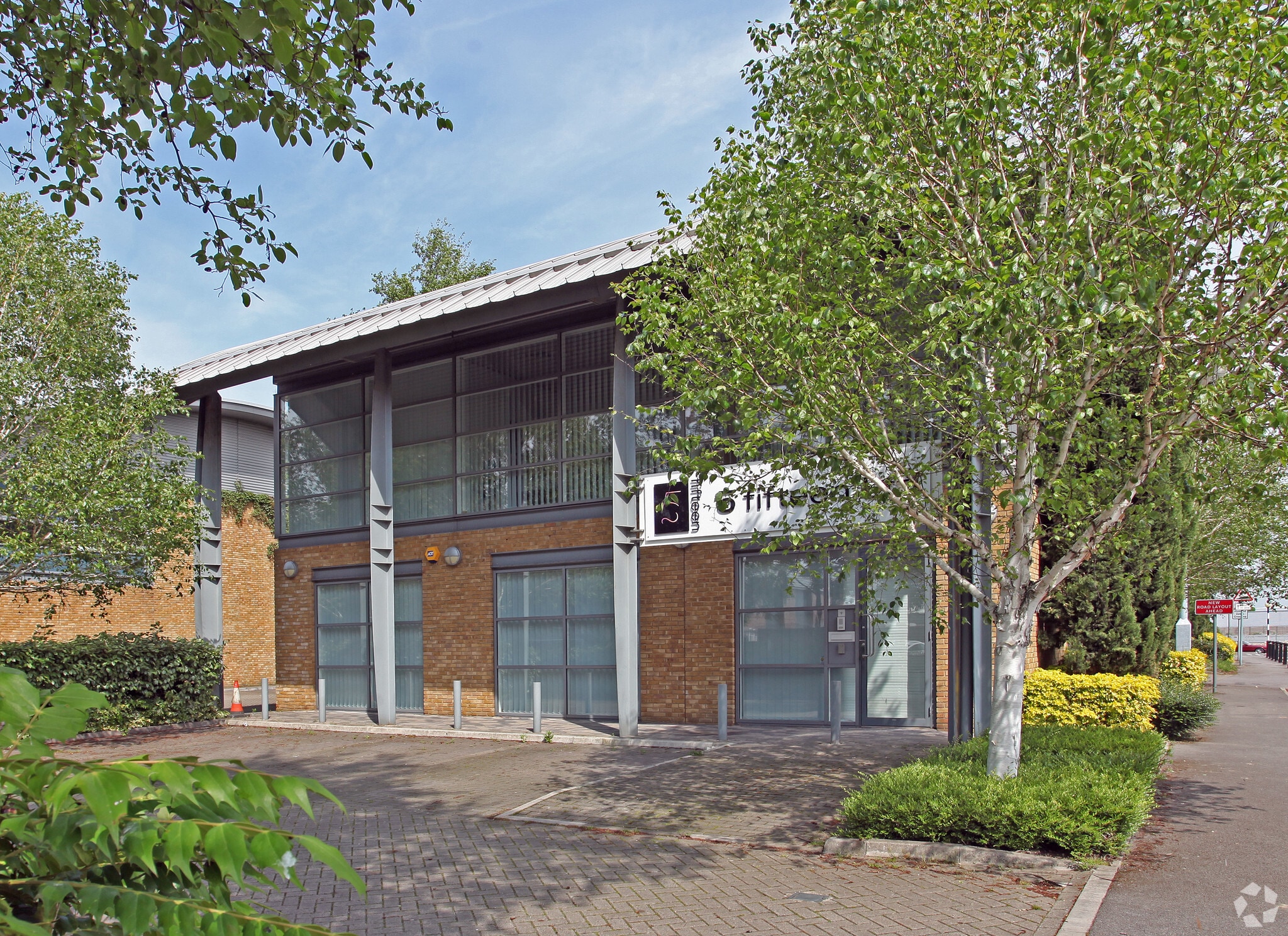 180 Bedford Ave, Slough for sale Primary Photo- Image 1 of 1