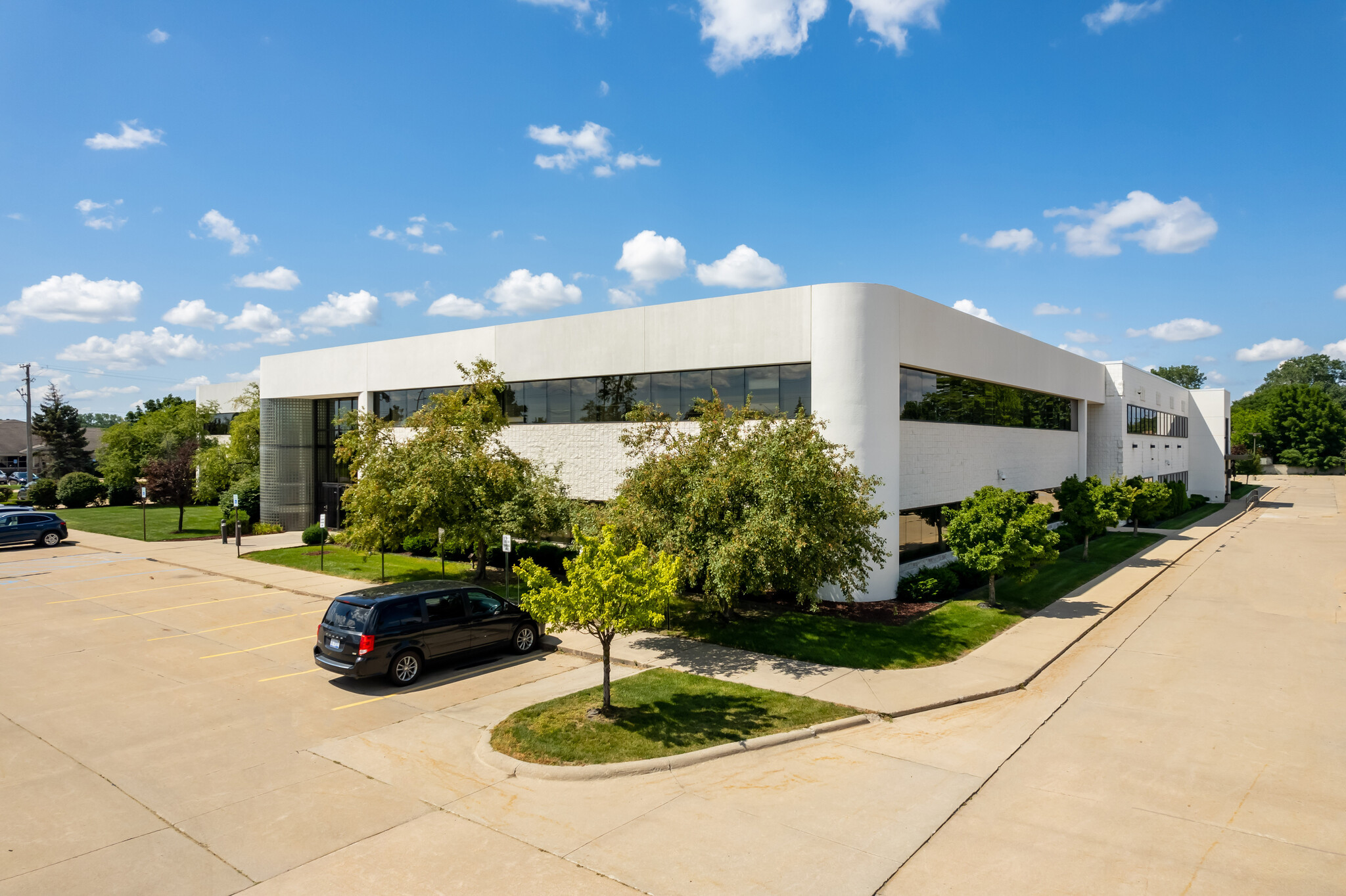 35801-35875 Mound Rd, Sterling Heights, MI for sale Building Photo- Image 1 of 10