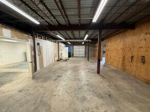 656 Matthews Mint Hill Rd, Matthews, NC for lease Interior Photo- Image 2 of 3