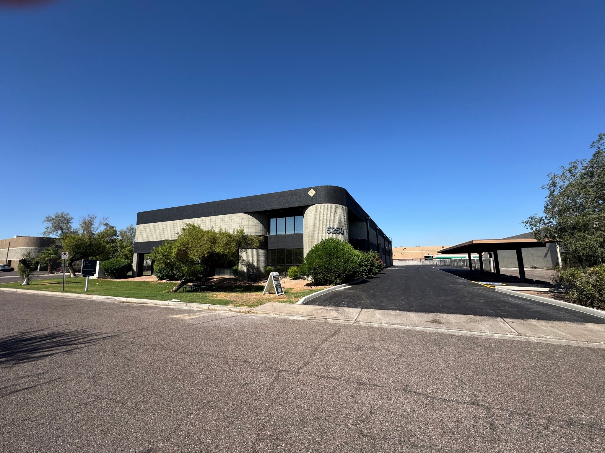 5250 S 31st Pl, Phoenix, AZ for lease Building Photo- Image 1 of 15
