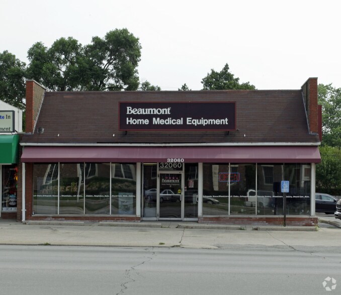 32060 Woodward Ave, Royal Oak, MI for sale - Primary Photo - Image 1 of 15