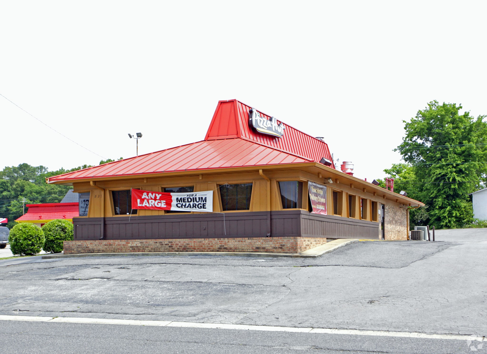 AL Vacant Retail Portfolio portfolio of 3 properties for sale on LoopNet.com Building Photo- Image 1 of 7