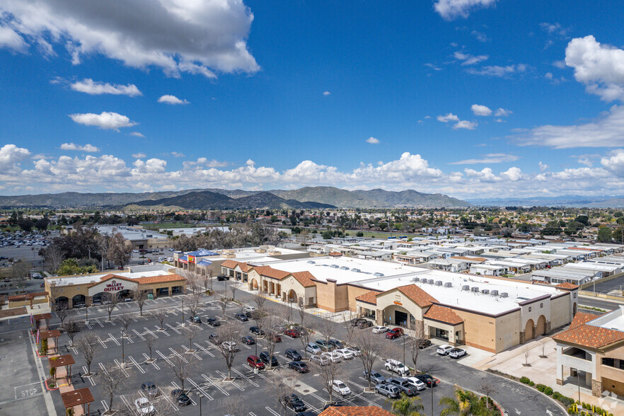 1778-1950 W Florida Ave, Hemet, CA for lease - Building Photo - Image 2 of 15