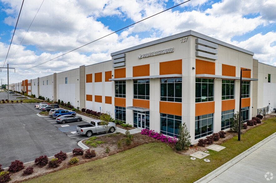 Main Gate Logistics Center, Garden City, GA for lease - Primary Photo - Image 1 of 4