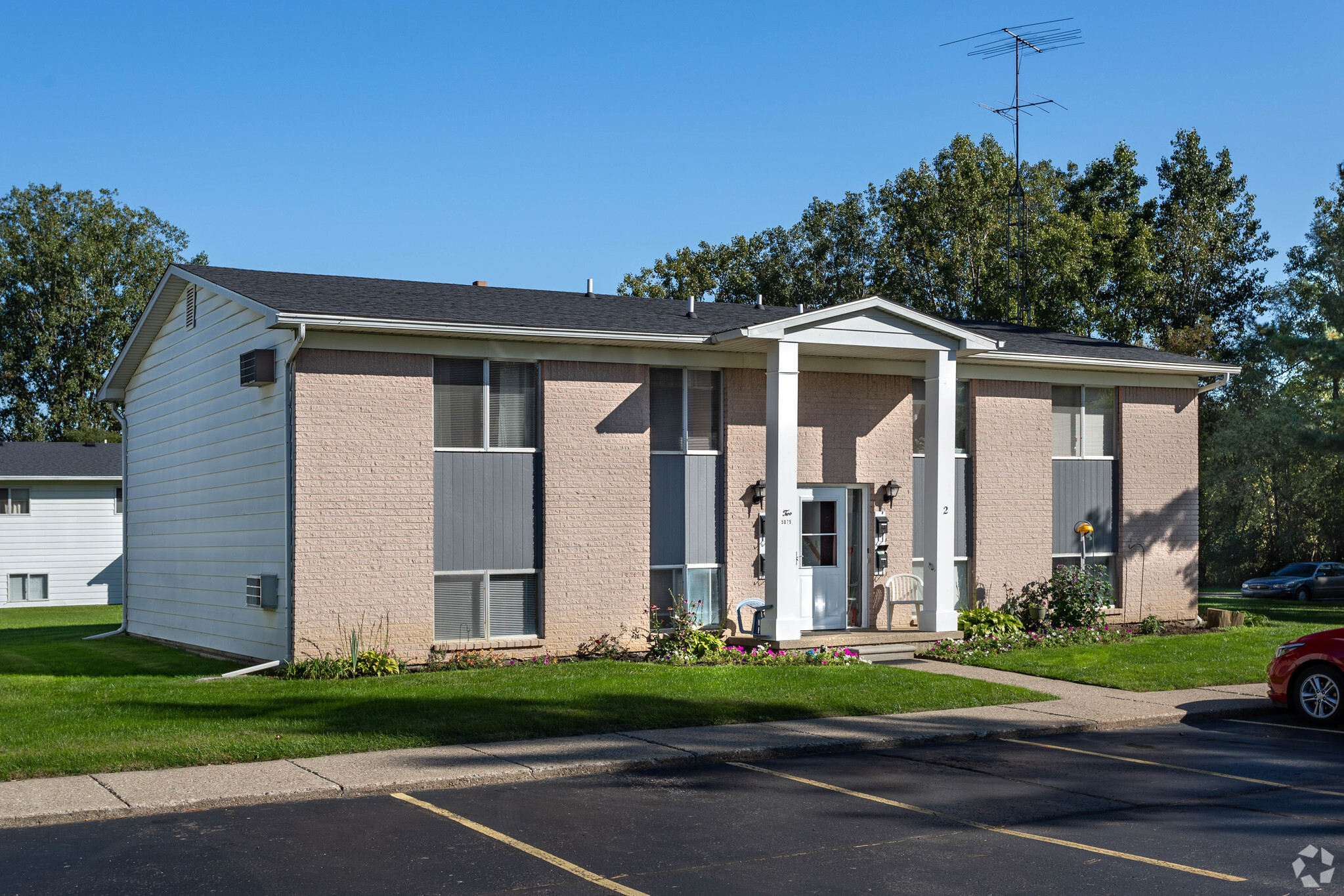 5075 Brady St, Swartz Creek, MI for sale Primary Photo- Image 1 of 1