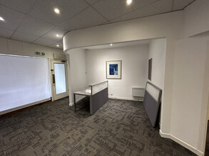 21 Crichton St, Dundee for lease Interior Photo- Image 1 of 5