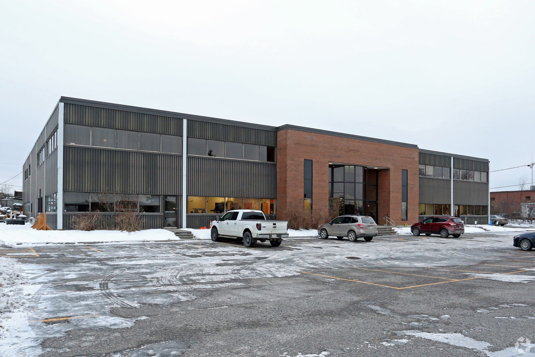 15 Rue Buteau, Gatineau, QC for lease Primary Photo- Image 1 of 3