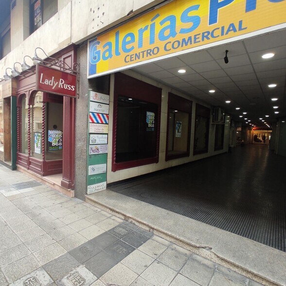 Calle Marqués de Pidal, 8, Oviedo, Asturias for lease - Building Photo - Image 2 of 25