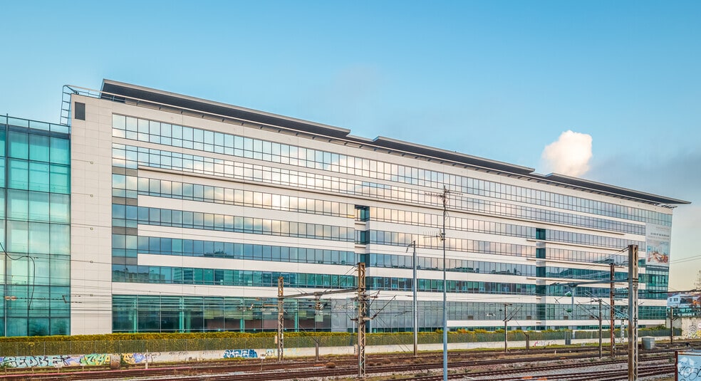 1-5 Rue Du Débarcadère, Colombes for lease - Building Photo - Image 2 of 6