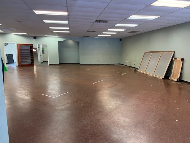 1950 Hendersonville Rd, Asheville, NC for lease - Building Photo - Image 3 of 12