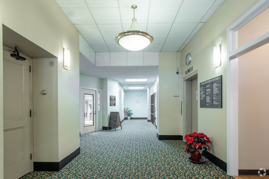 10 Ferry St, Concord, NH for lease - Lobby - Image 3 of 8