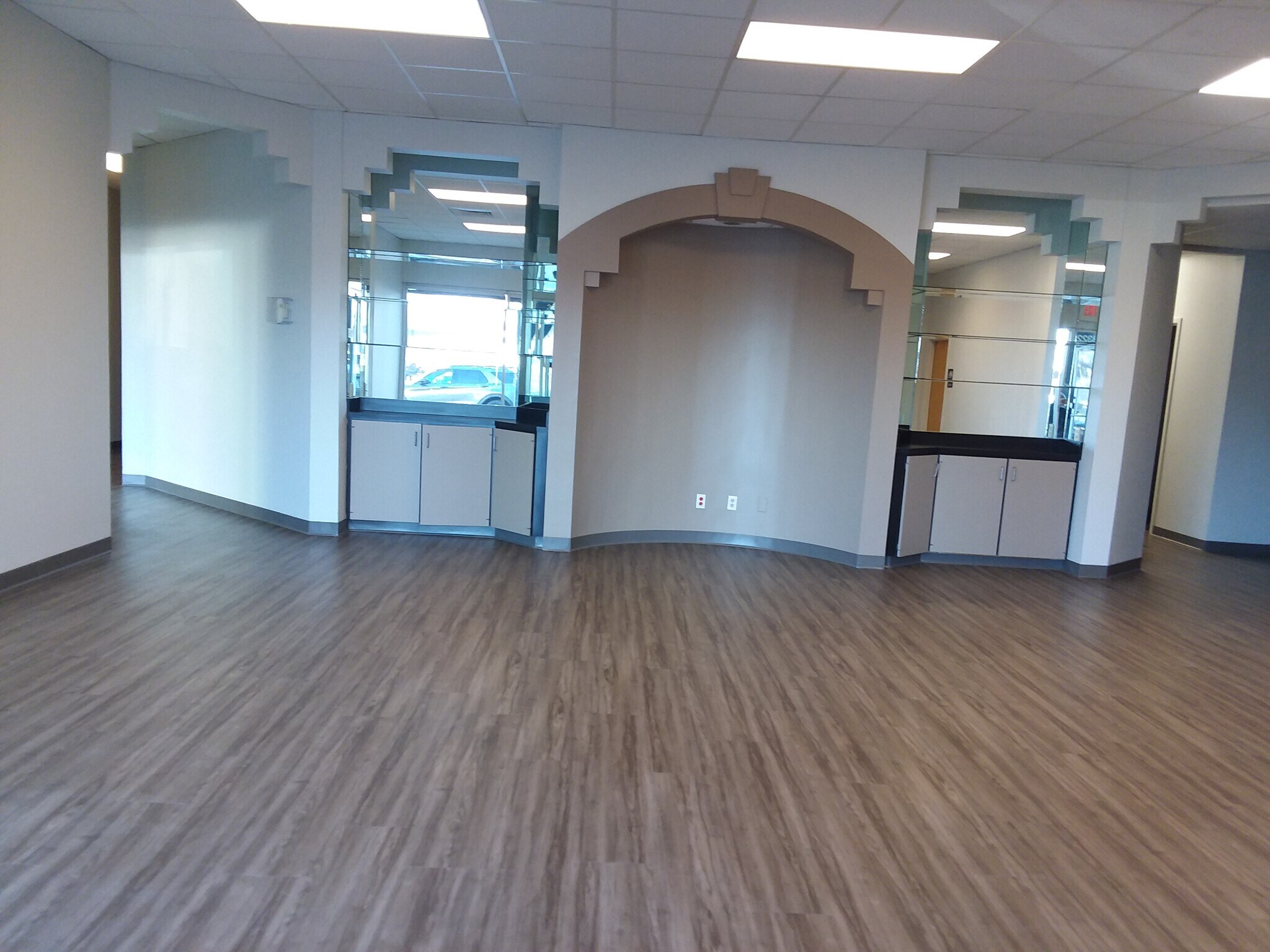 3322 S Campbell Ave, Springfield, MO 65807 McLoud Plaza