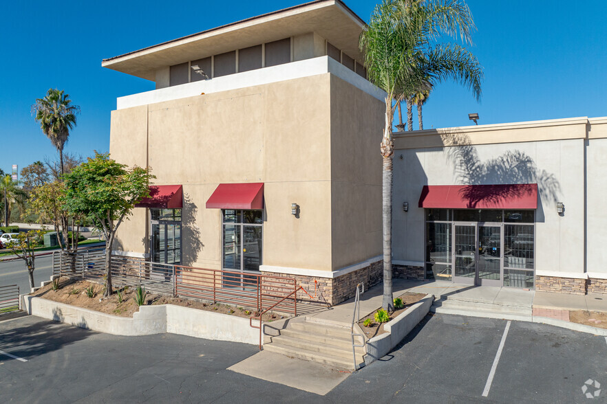 2364 Roll Dr, San Diego, CA for lease - Building Photo - Image 3 of 21