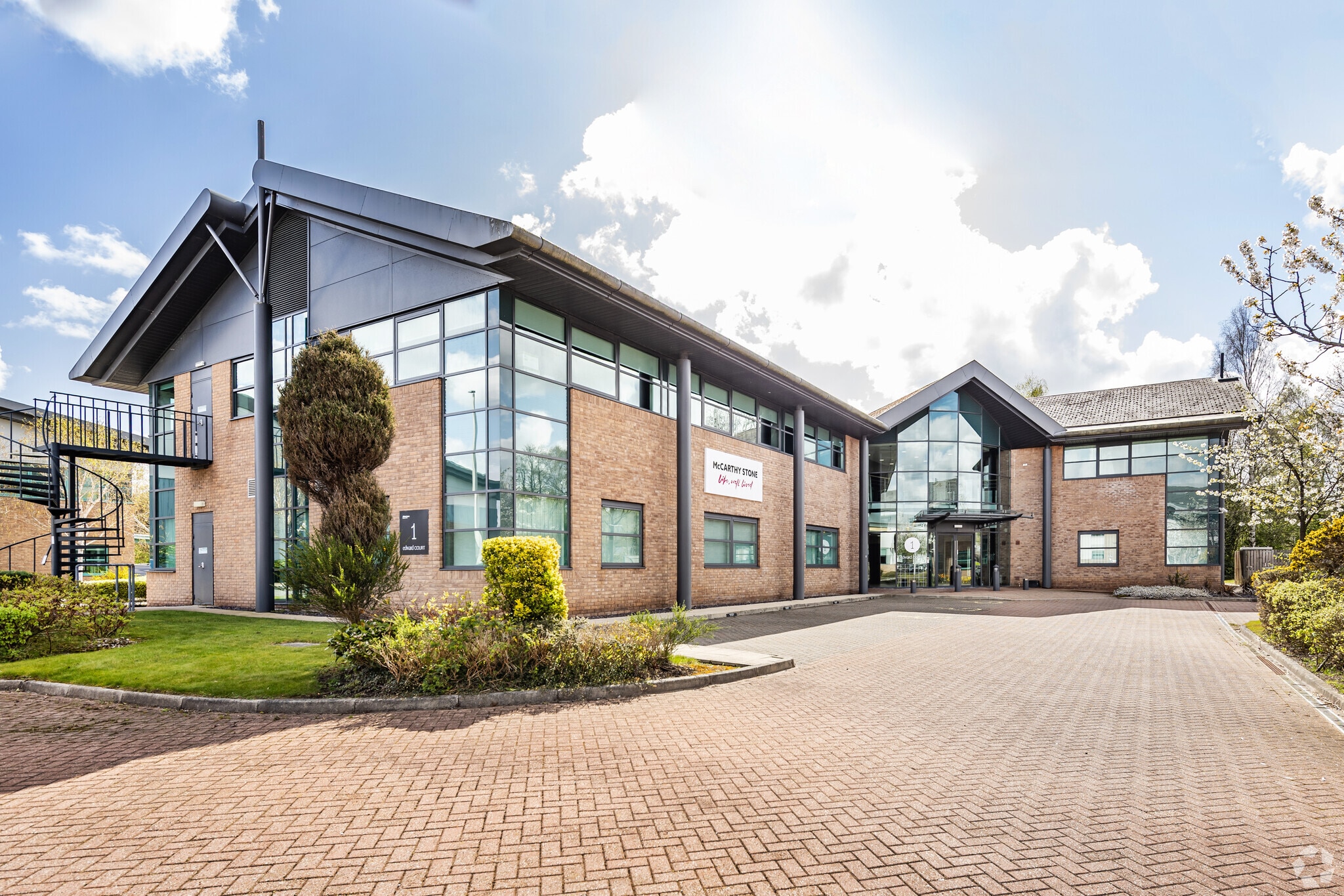 Stuart Rd, Altrincham for lease Primary Photo- Image 1 of 3