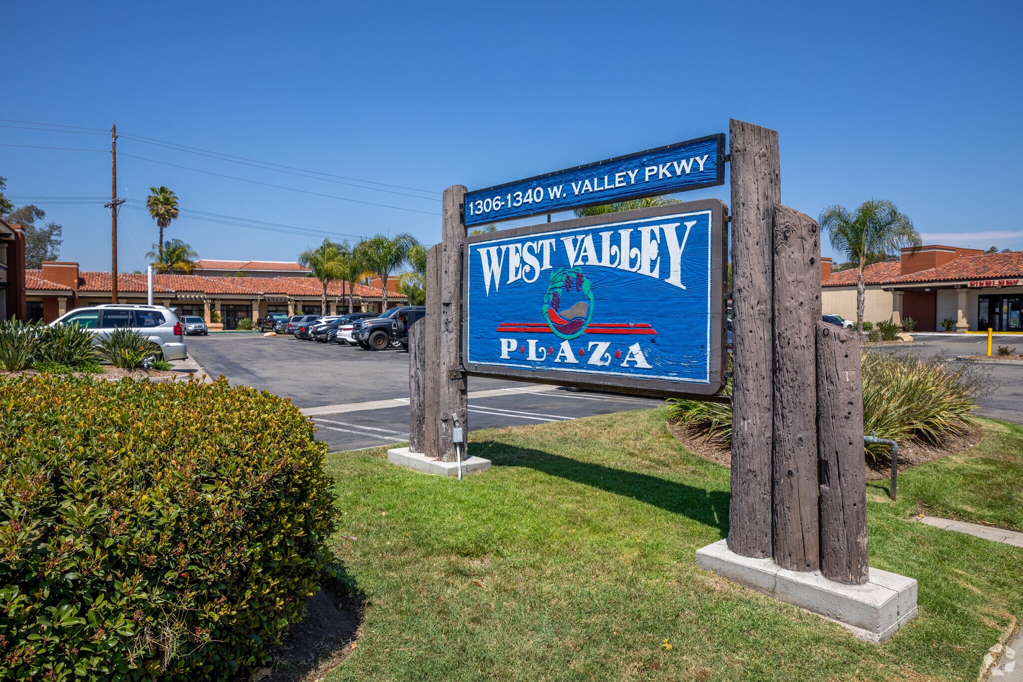 13201340 W Valley Pky, Escondido, CA 92029 West Valley Plaza