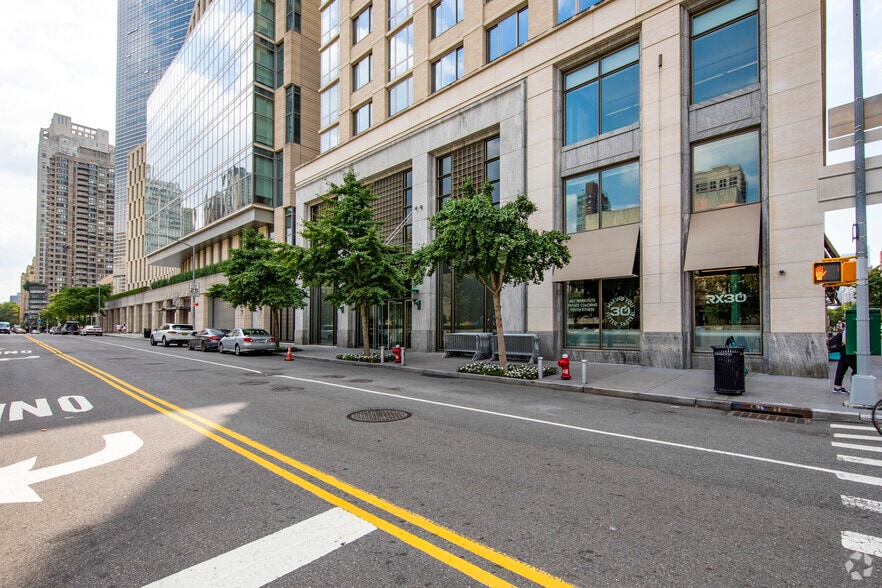 51 Amsterdam Ave, New York, NY for lease - Building Photo - Image 2 of 9