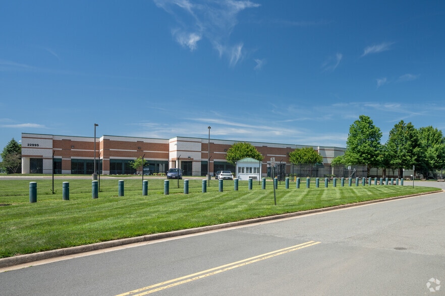 22995 Wilder Ct, Dulles, VA for sale - Primary Photo - Image 1 of 1