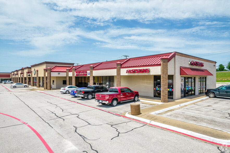 1915 N Central Expy, Plano, TX for lease - Primary Photo - Image 1 of 32