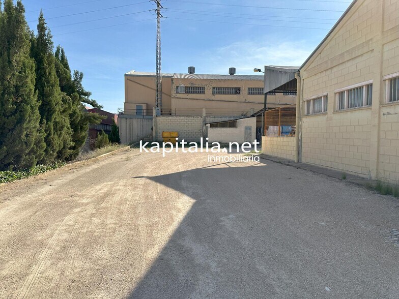 Industrial in Ontinyent, Valencia for sale - Building Photo - Image 2 of 8