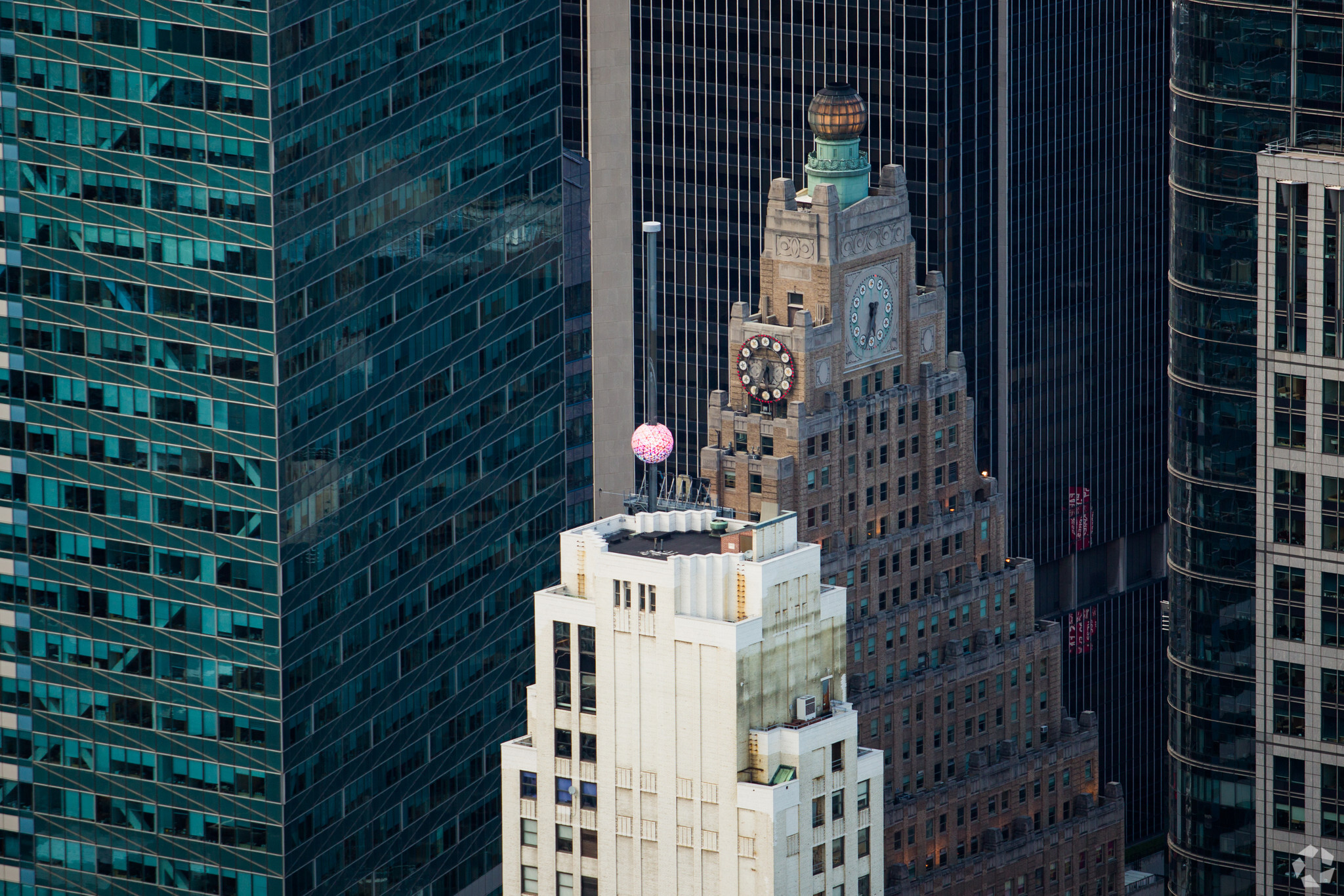 1501 Broadway, New York, NY 10036 - Paramount Building | LoopNet.com