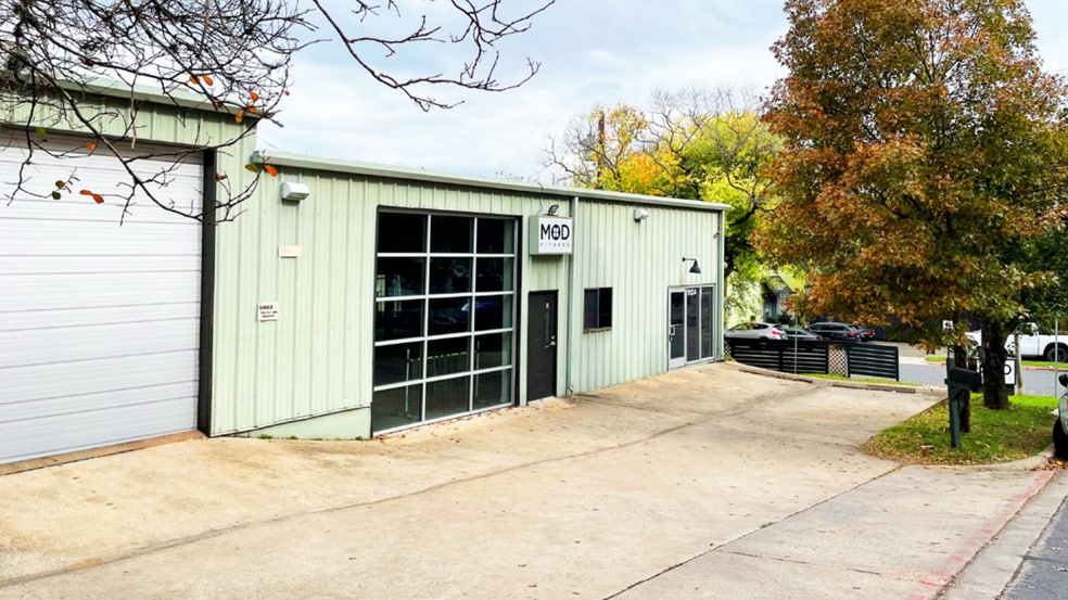 1112 S 8th St, Austin, TX for lease - Building Photo - Image 1 of 7