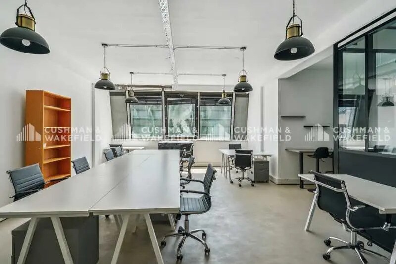 Office in Paris for lease - Interior Photo - Image 3 of 15