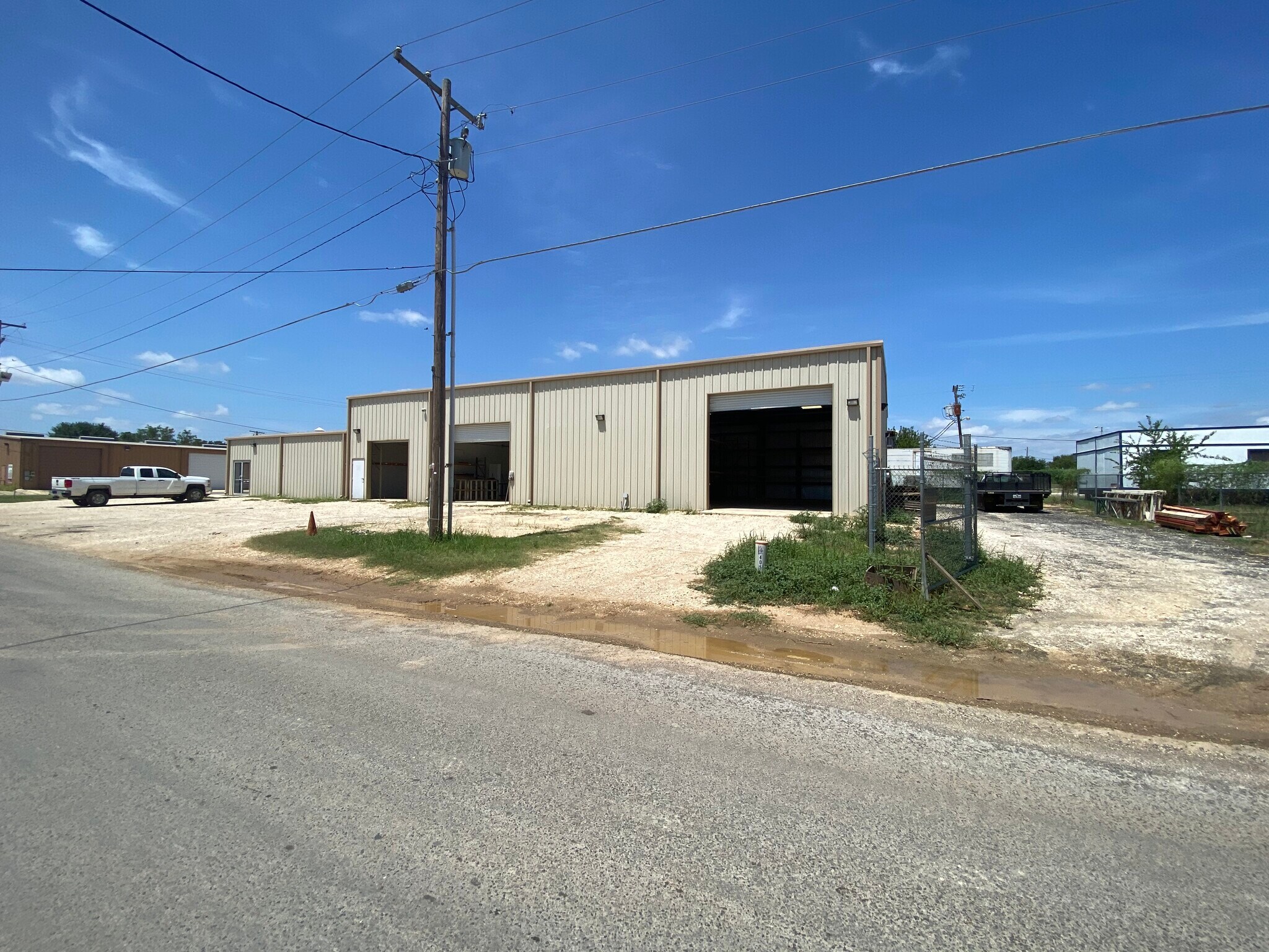 400 N Front, Cotulla, TX 78014 Industrial for Lease
