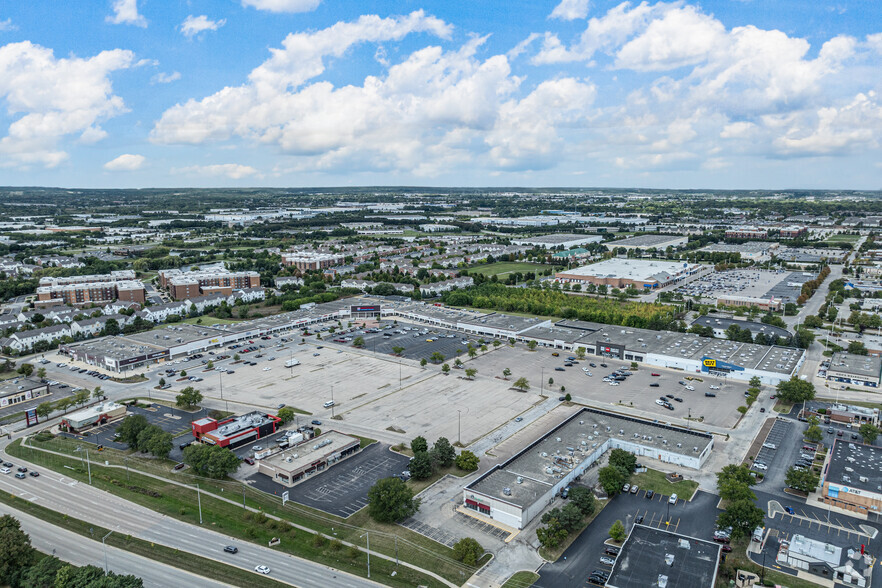 4302-4442 E New York St, Aurora, IL for lease - Building Photo - Image 1 of 43