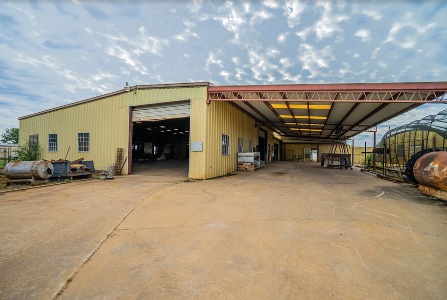 1800 S Loop 304, Crockett, TX for sale - Building Photo - Image 1 of 1