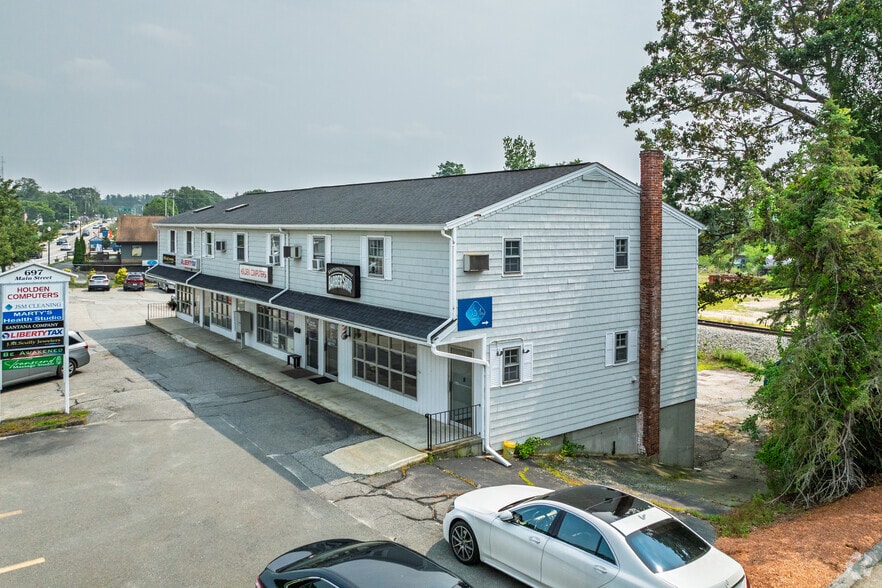 697 Main St, Holden, MA for lease - Primary Photo - Image 1 of 3