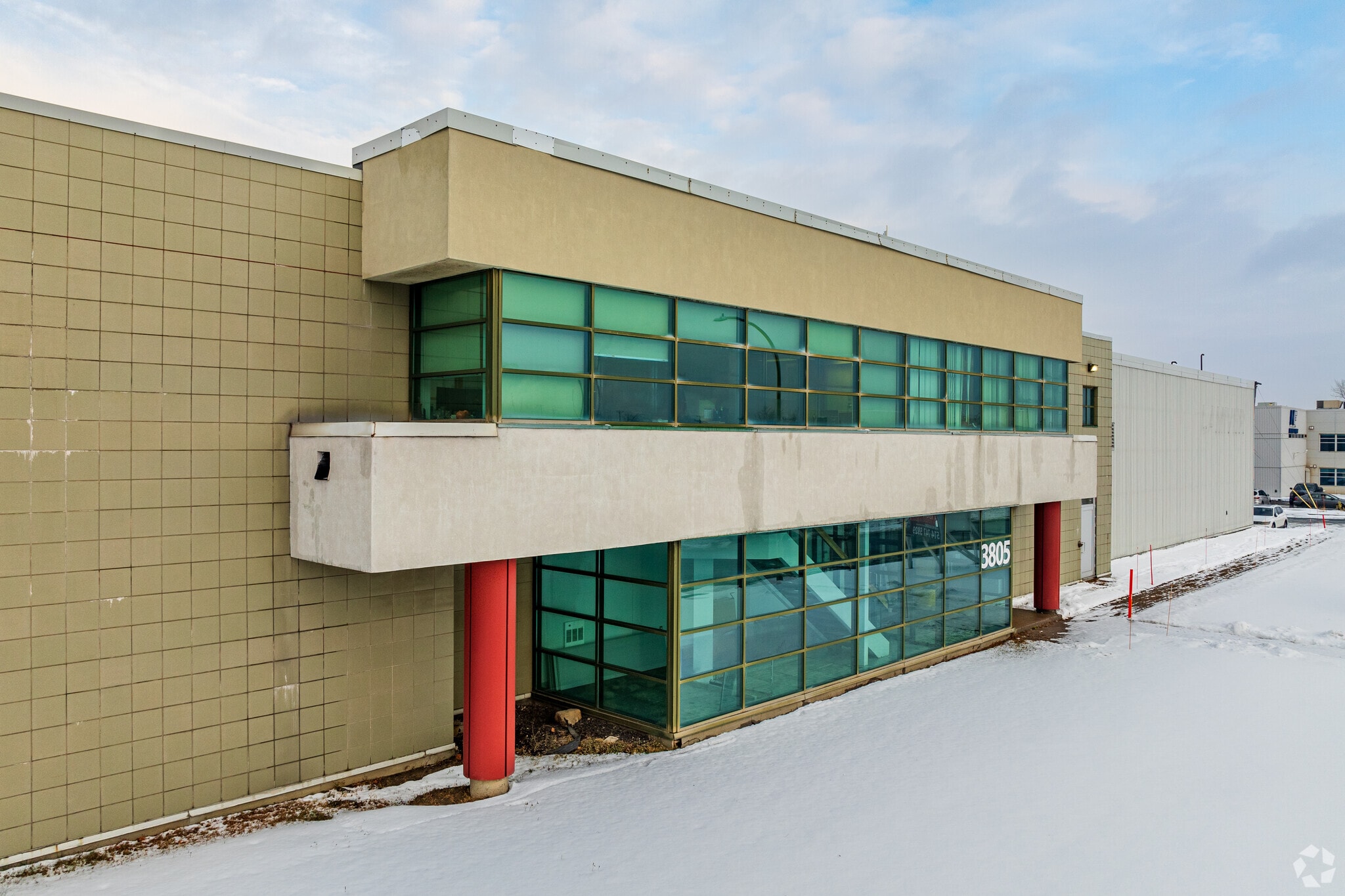 3805 Rue Dollard-Desjardins, Montréal, QC for sale Building Photo- Image 1 of 5