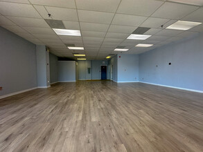 1895 E Sangamon Ave, Springfield, IL for lease Interior Photo- Image 2 of 9