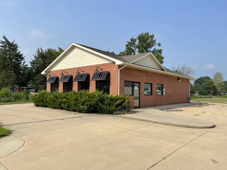 216-217 S Center St, Forrest, IL for sale - Building Photo - Image 1 of 2