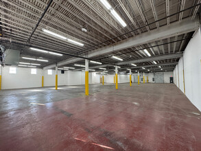 1411 Elm Hill Pike, Nashville, TN for lease Building Photo- Image 2 of 8