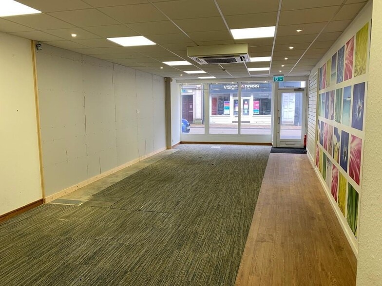 43 High St, Newport for lease - Building Photo - Image 2 of 4