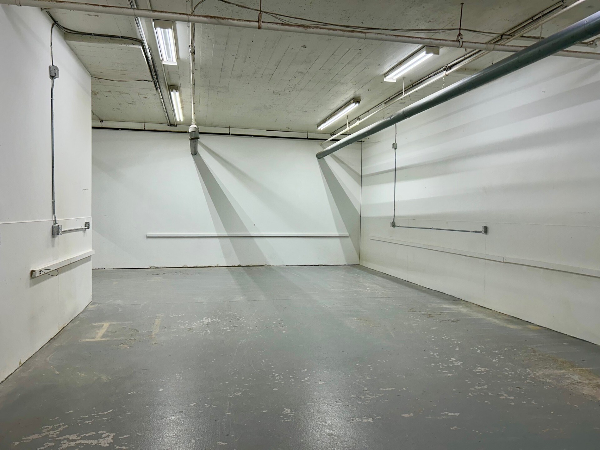 7314 Av Mountain Sights, Montréal, QC for lease Interior Photo- Image 1 of 7