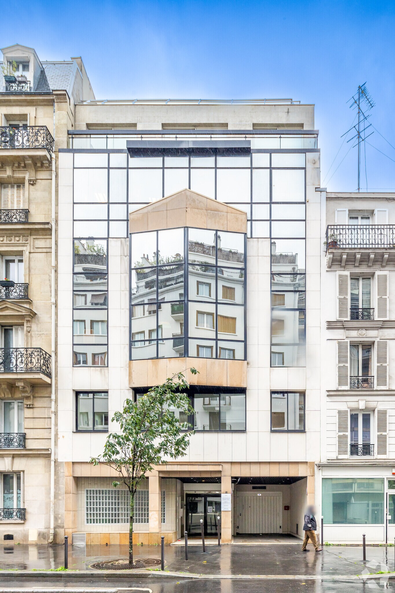 16 Rue Friant, Paris for lease Primary Photo- Image 1 of 2