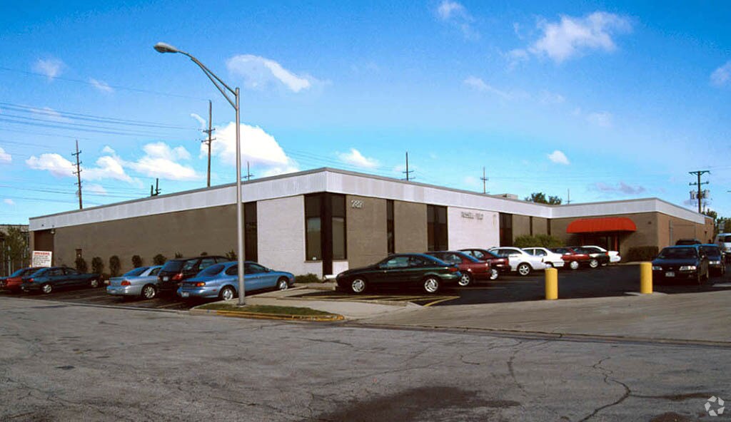 2821 Grant Ave, Bellwood, IL 60104