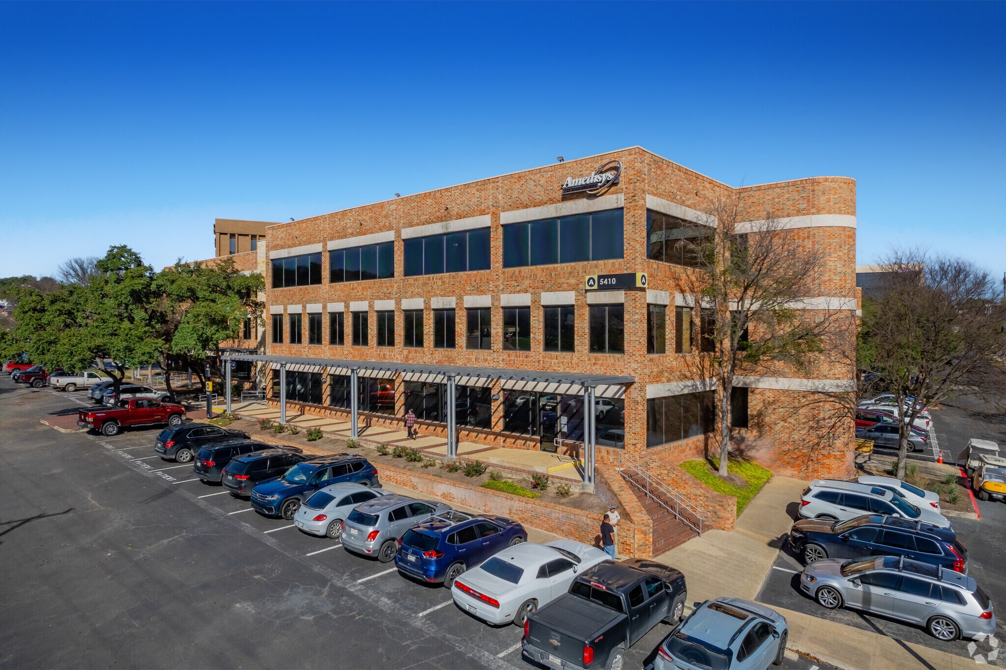 5410 Fredericksburg Rd, San Antonio, TX for lease Building Photo- Image 1 of 9