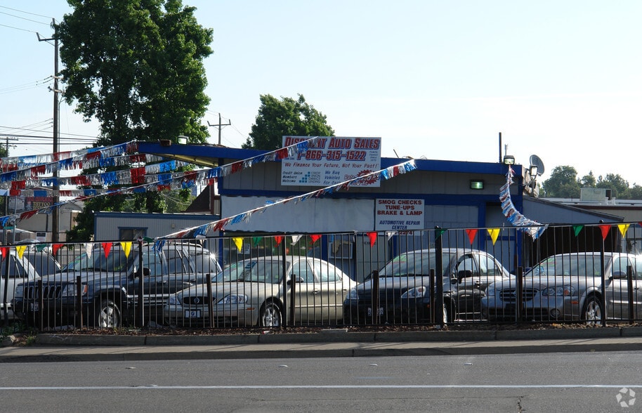 5900 Auburn Blvd, Citrus Heights, CA for lease - Building Photo - Image 2 of 5