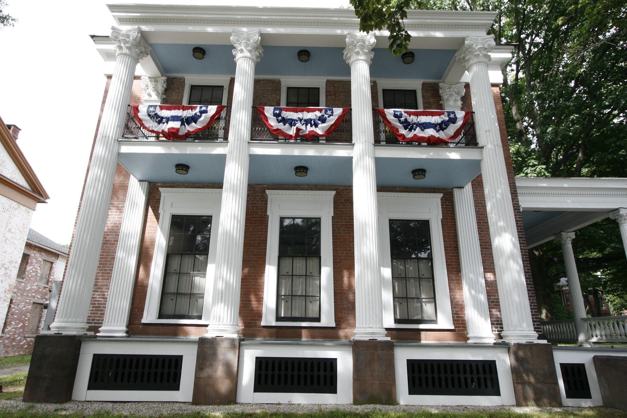 83 Maple St, Springfield, MA for sale Primary Photo- Image 1 of 1