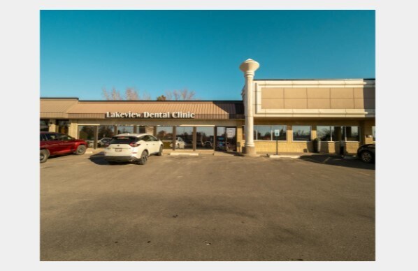 1111 Mayor Magrath Dr S, Lethbridge, AB for lease - Primary Photo - Image 1 of 3