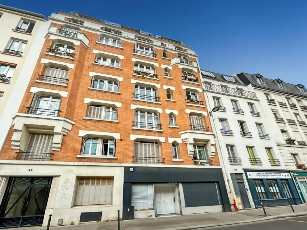 Retail in Paris for lease Building Photo- Image 1 of 7