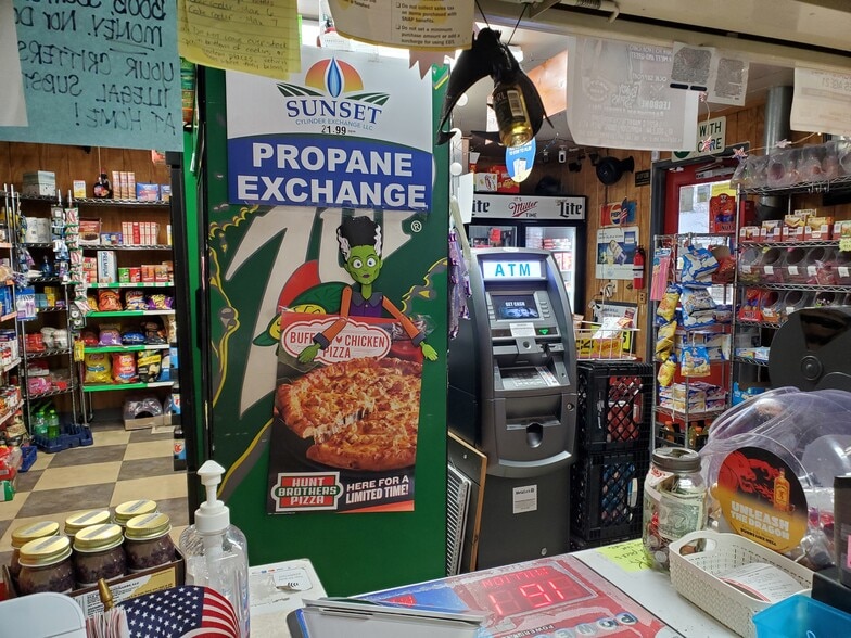 249 Union St, Troy, OH for sale - Interior Photo - Image 2 of 5