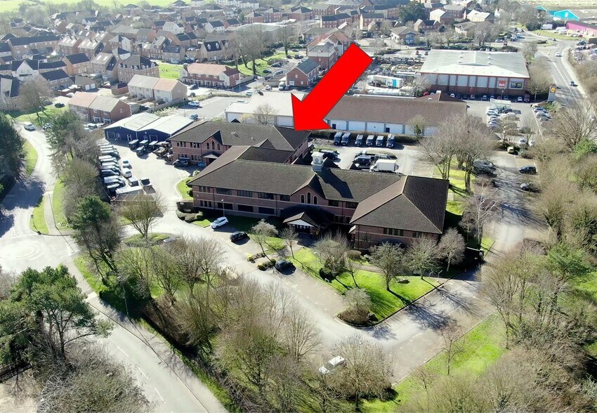 Horton Av, Devizes for lease - Building Photo - Image 2 of 7