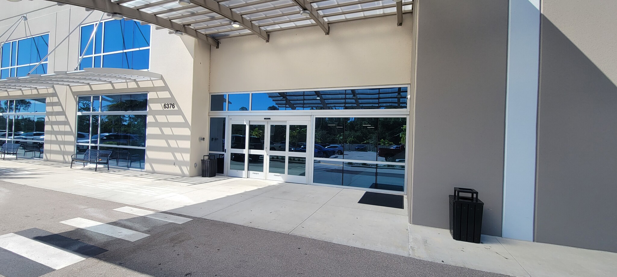 6376 Pine Ridge Rd, Naples, FL for lease Building Photo- Image 1 of 24