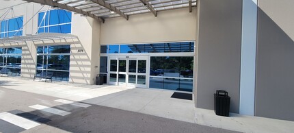 6376 Pine Ridge Rd, Naples, FL for lease Building Photo- Image 1 of 24