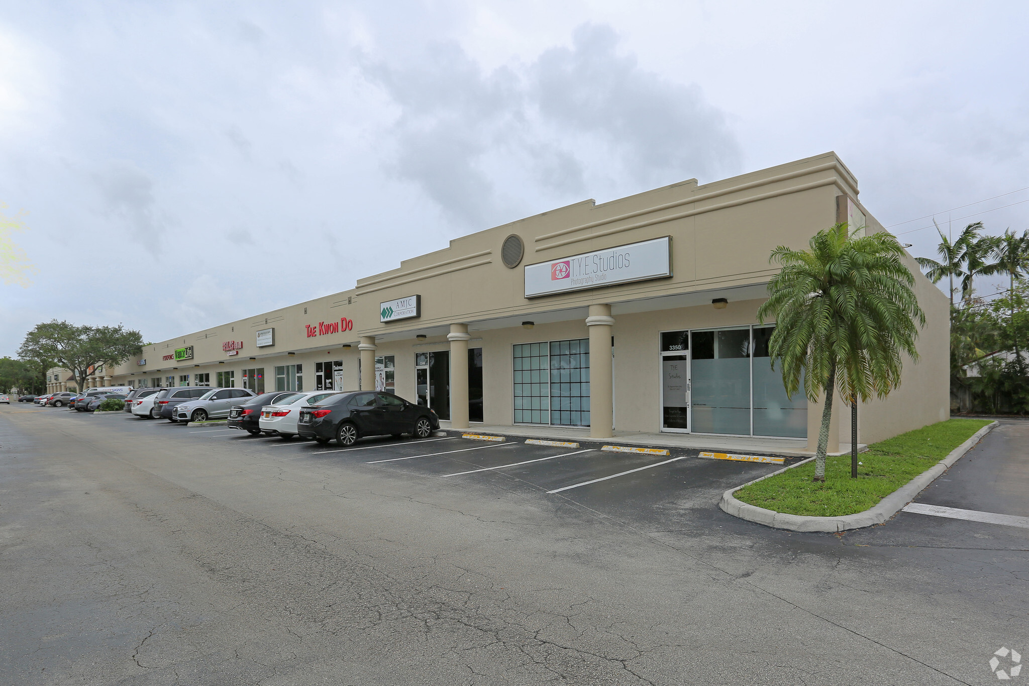 3346 Griffin Rd, Fort Lauderdale, FL for lease Primary Photo- Image 1 of 11