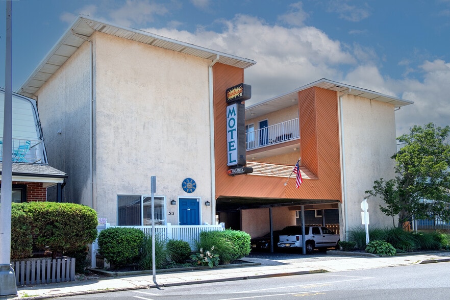 Sunburst Motel I & II portfolio of 2 properties for sale on LoopNet.com - Building Photo - Image 2 of 27